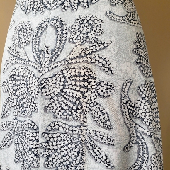 BCBGMAXAZRIA Chloey Sleeveless Printed Rhinestone Gown Embellished Collar Size 4 - Picture 14 of 15